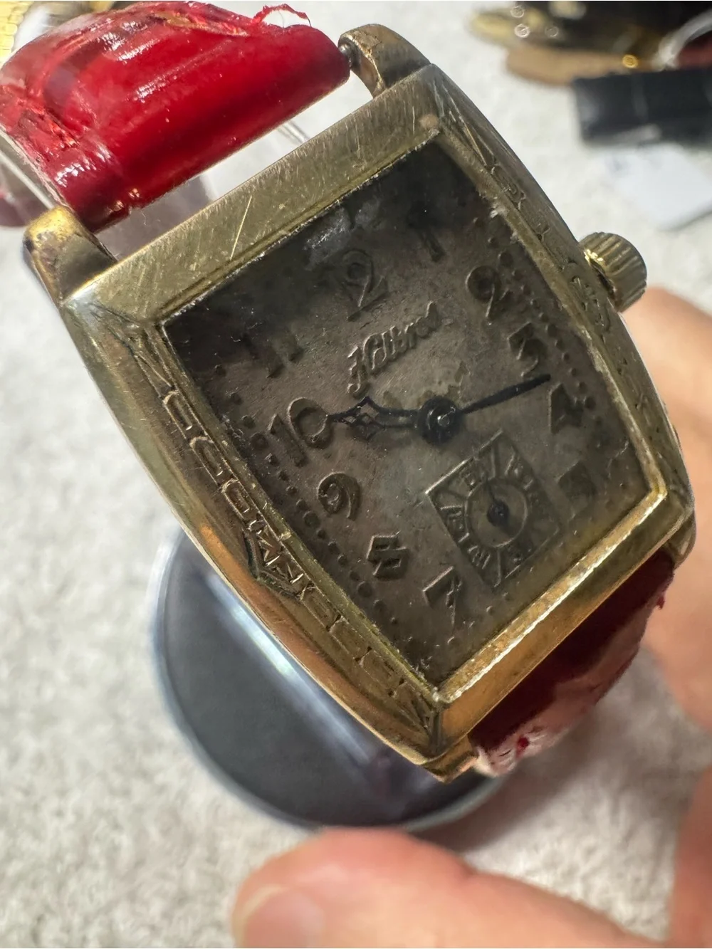Hillrose Vintage-Style Gold Toned Men’s Watch with Red Leather Strap